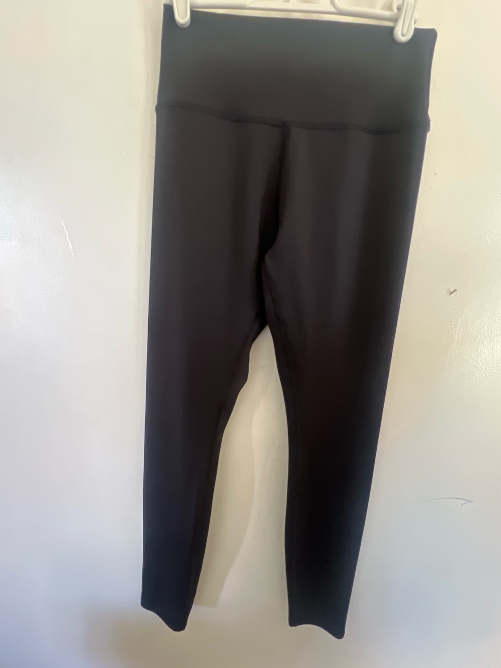ALO Black High Waisted Airlift leggings- Large